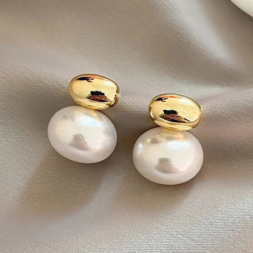 Double pearl gold earrings