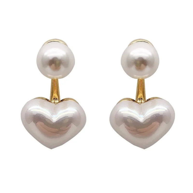 Boucles d'Oreilles Clou en Perles Blanches Coeur