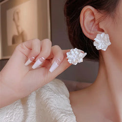 Weiße Blumen Ohrstecker