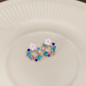 Boucles d'Oreilles Clou Fleurs et Perles bleu