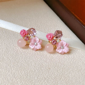 Boucles d'Oreilles Clou Fleurs et Perles rose 1