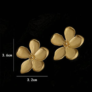 Boucles d'Oreilles Clou Grande Fleur Dorée