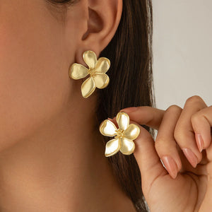 Boucles d'Oreilles Clou Grande Fleur Dorée