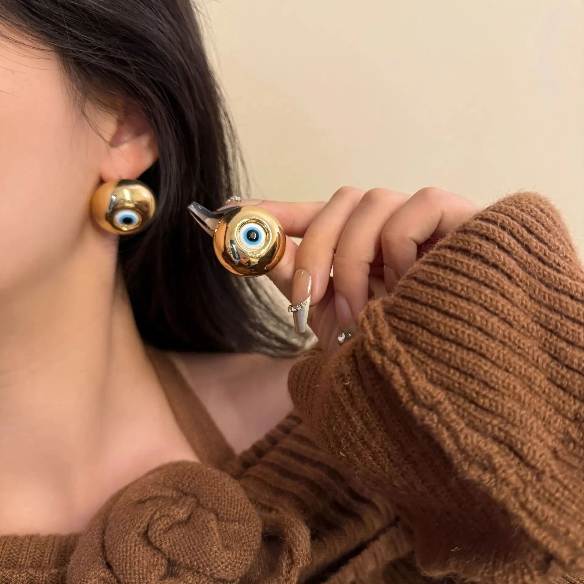 Boucles d'Oreilles Clou Vintages Contre le Mauvais Oeil or