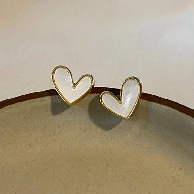 White mother-of-pearl effect heart earrings