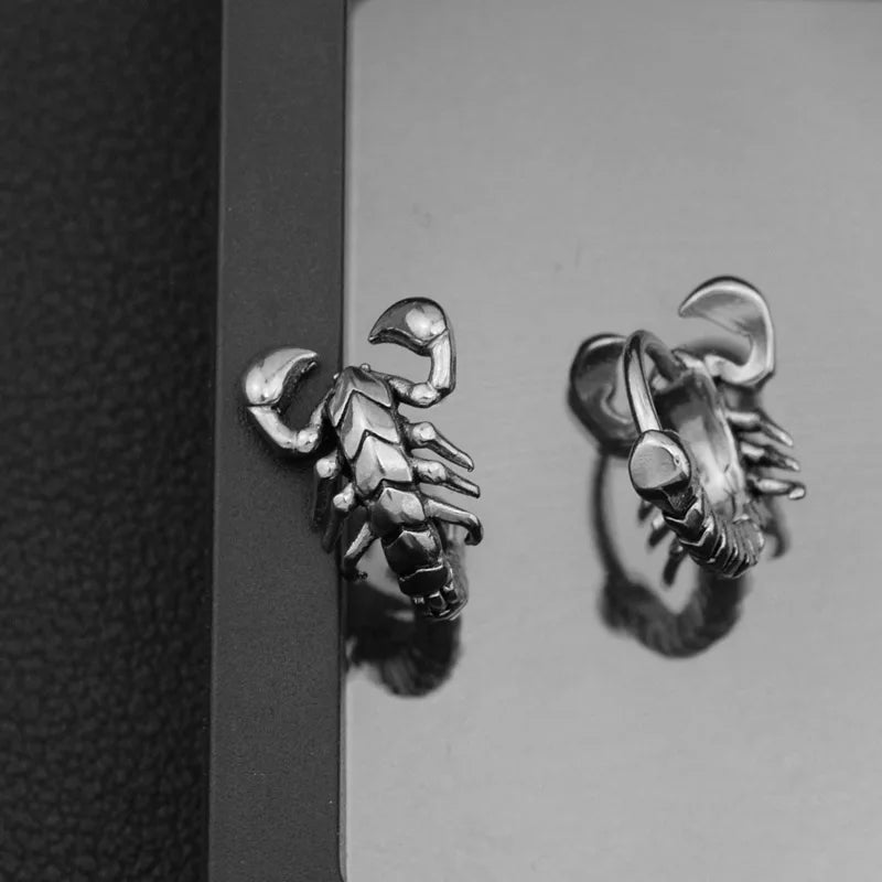 Boucles d'oreilles créoles squelette de scorpion et tête de mort