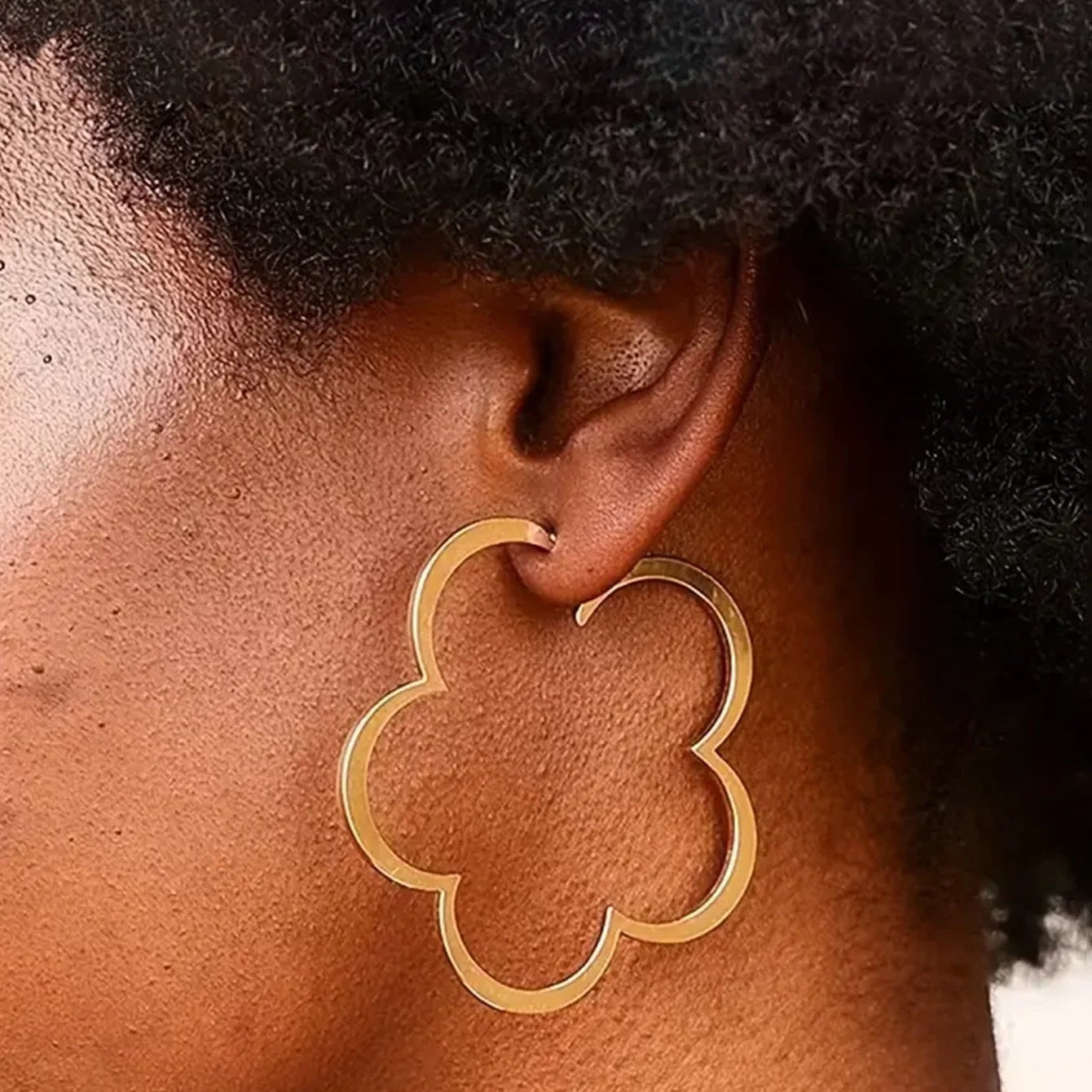 Boucles d'Oreilles Créoles Trèfle 5 feuilles