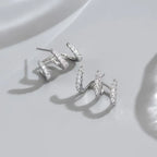 Boucles d'oreilles élégantes avec strass à trois griffes