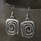 Ethnische hängende geometrische Ohrringe