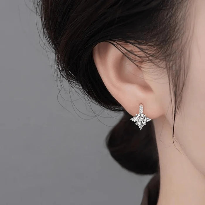 Boucles d’oreilles Étreinte d’Étoiles Filantes Moissanite Loriele