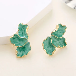 Boucles d'Oreilles Demi-Fleur Clou Pétales vert