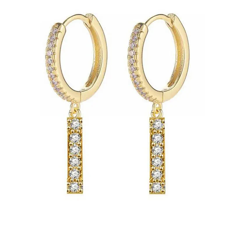 Brincos de argola com inicial feminina i