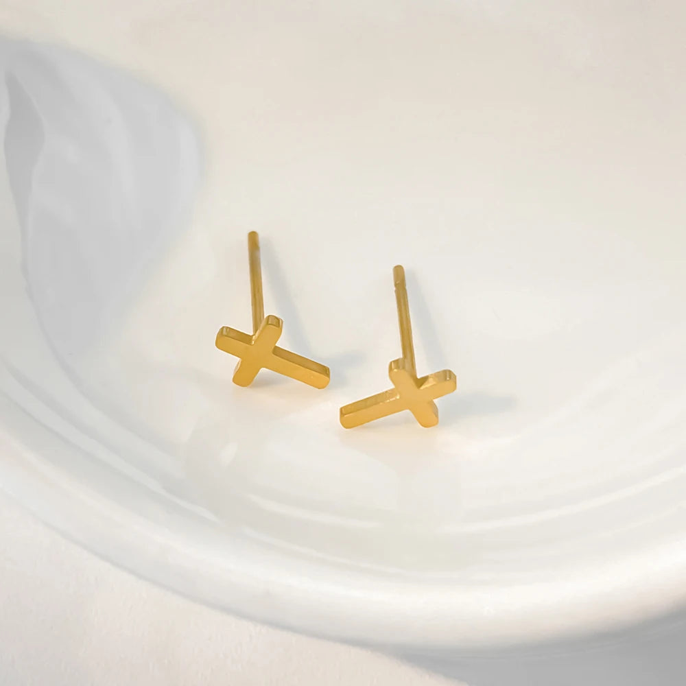 Mini kors øreringe i guld