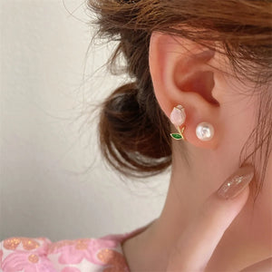 Boucles d'Oreilles Pendante Fleur de Tulipe et Perle rose