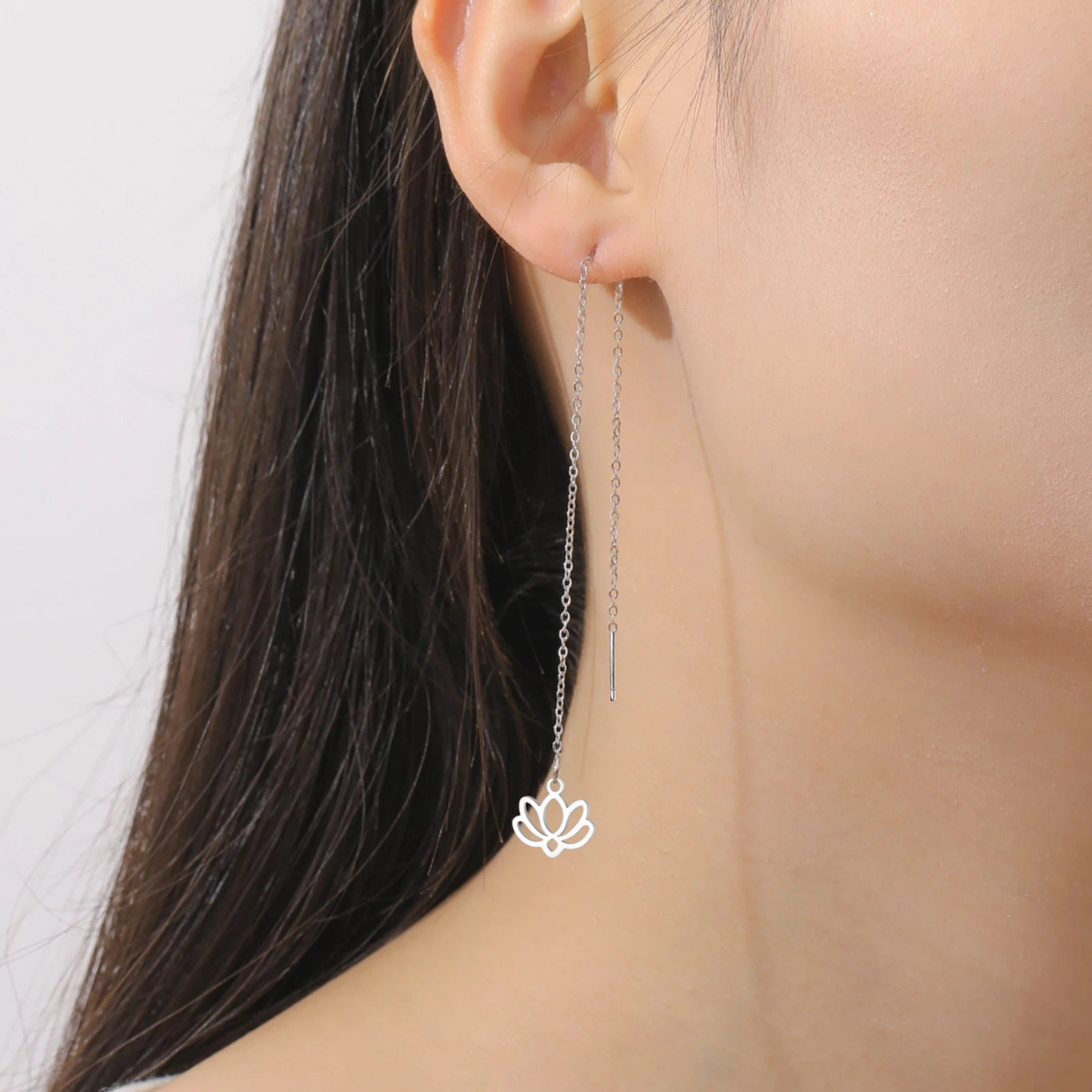 Boucles d'Oreilles Pendantes avec Fine Fleur de Lotus argent
