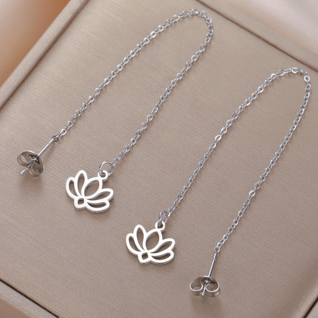Boucles d'Oreilles Pendantes avec Fine Fleur de Lotus argent