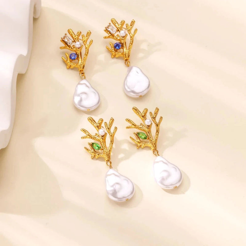 Orecchini Pendenti Corallo con Perla e Zircone verde