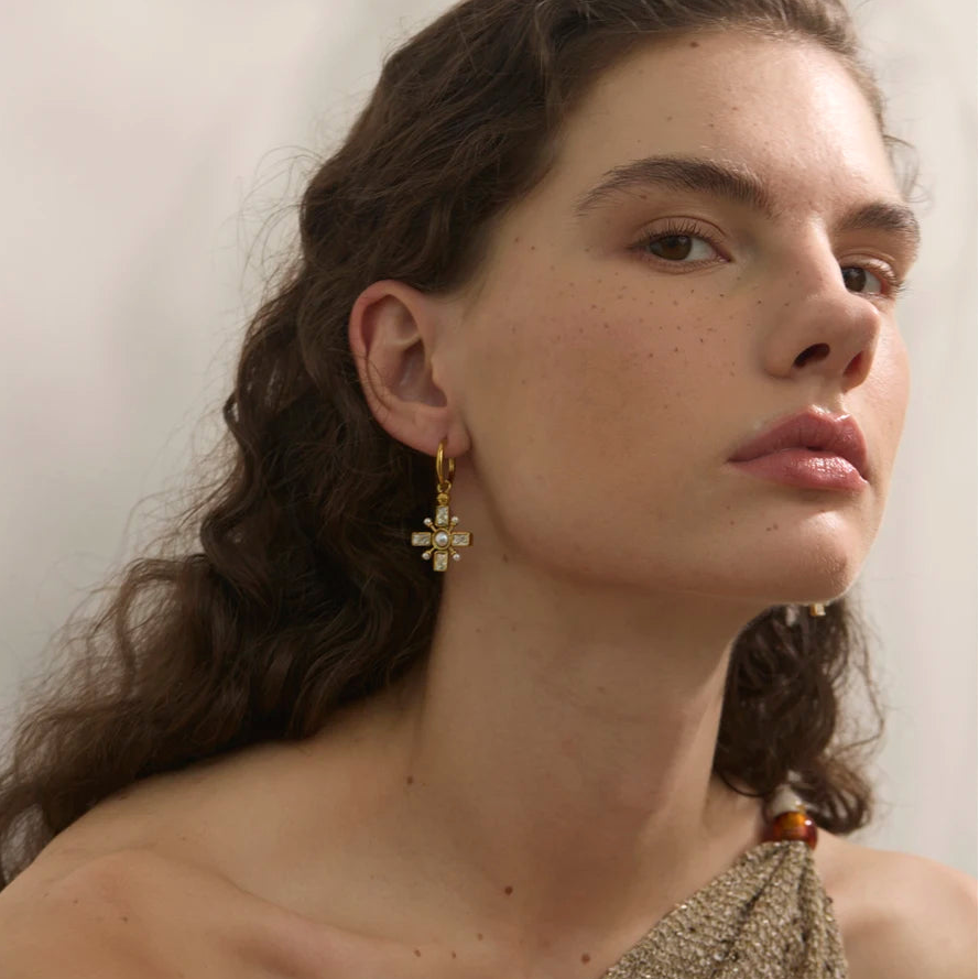 Boucles d'oreilles pendantes croix et perles