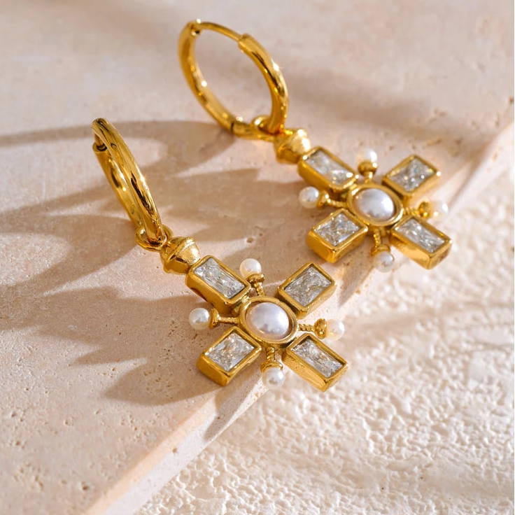 Boucles d'oreilles pendantes croix et perles