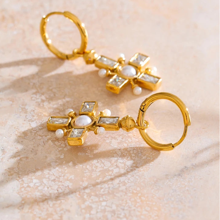 Boucles d'oreilles pendantes croix et perles