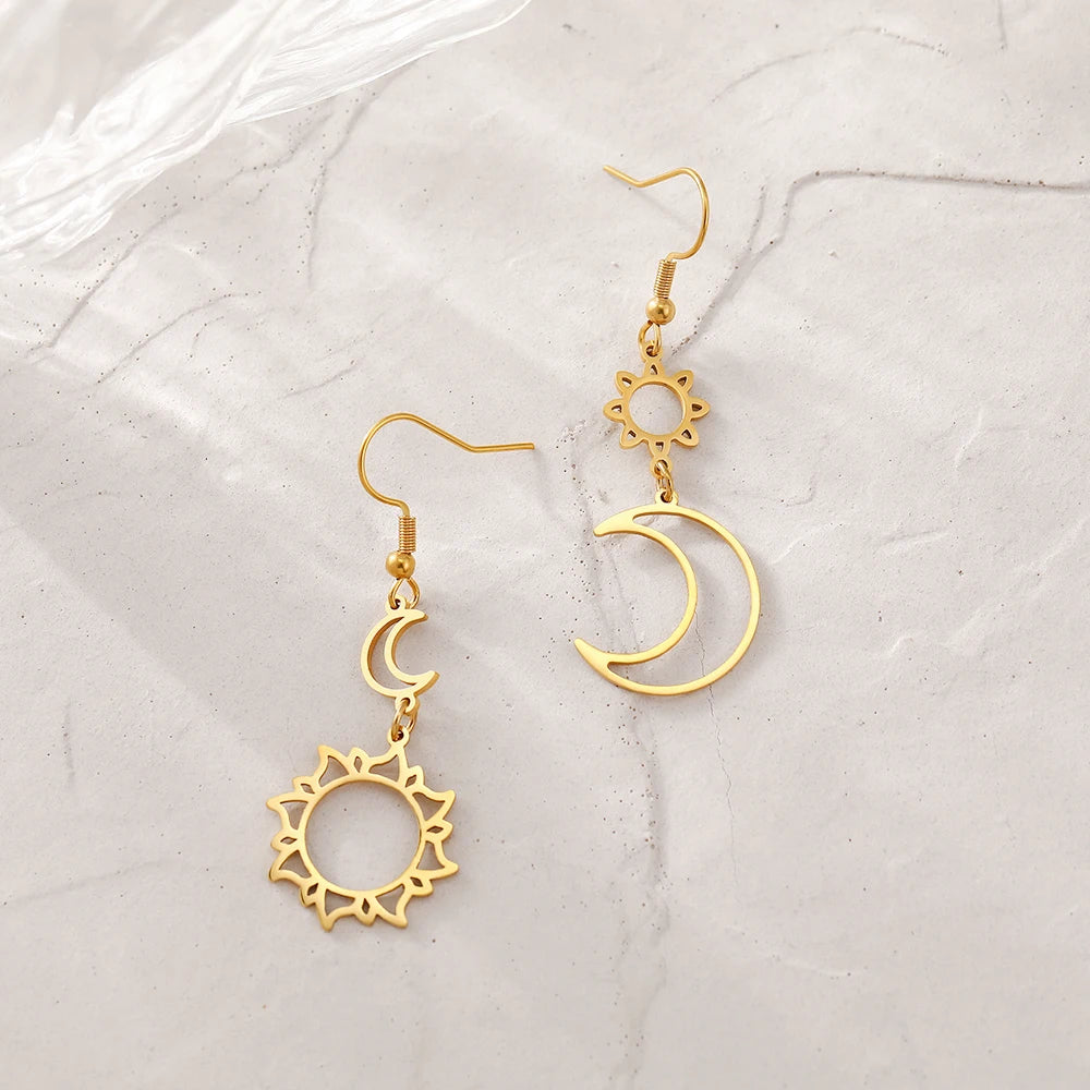 Boucles d'Oreilles Pendantes Lune et Soleil or
