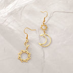 Boucles d'Oreilles Pendantes Lune et Soleil or