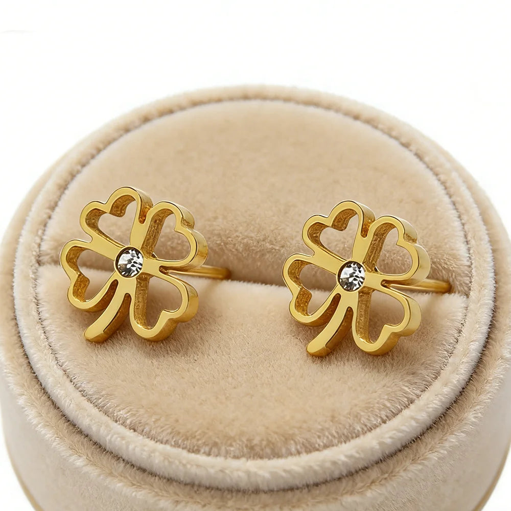 Four-leaf clover earrings with four openwork hearts