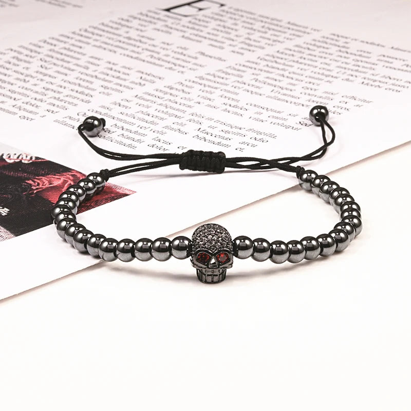 Perlen-Kordelarmband mit Totenkopf aus mystischen Strasssteinen in Schwarz