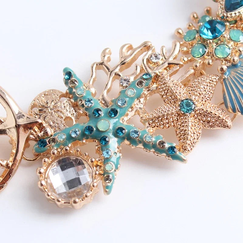 Armband mit Muscheln in blauer Farbe