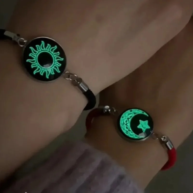 Bracelet avec Croissant de Lune et Soleil Lumineux rouge et noir