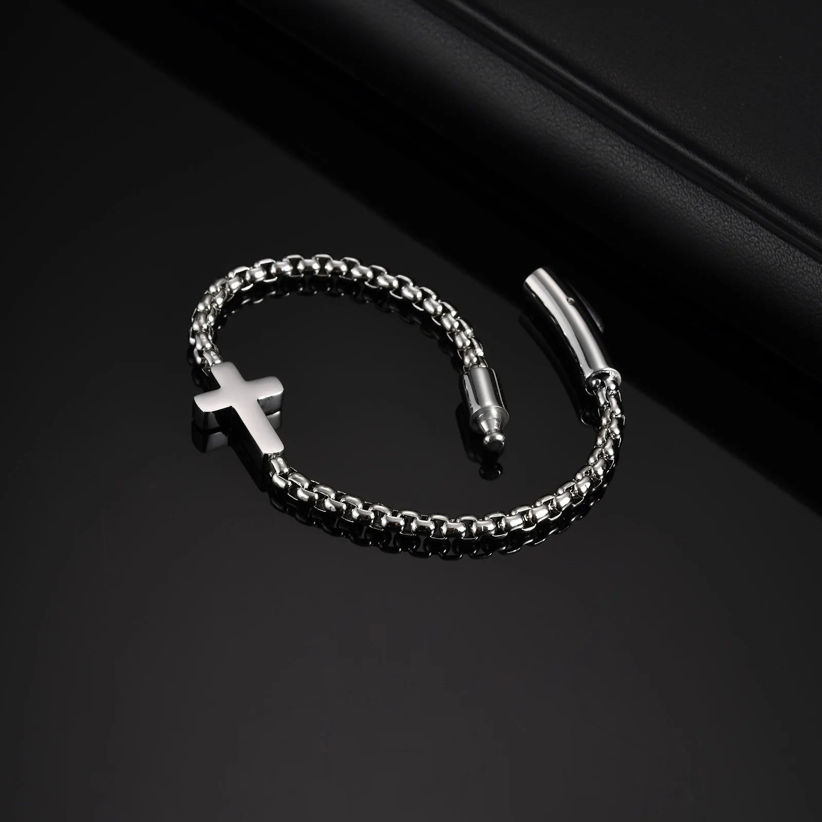 Bracciale con croce orizzontale
