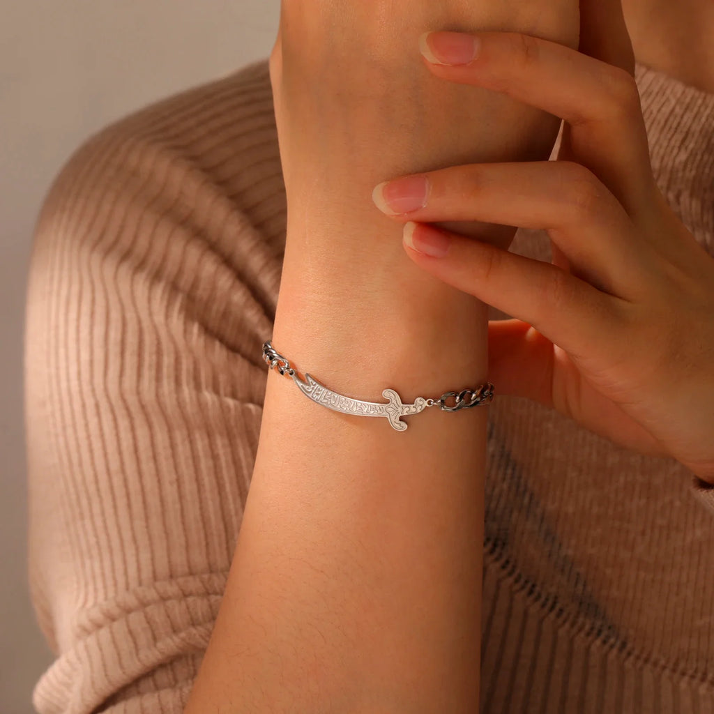 Armband med arabisk Ali Zulfiqar-svärd i silver