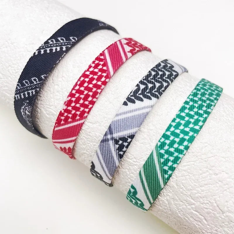 Armbånd med røde geometriske mønstre Keffiye arabisk