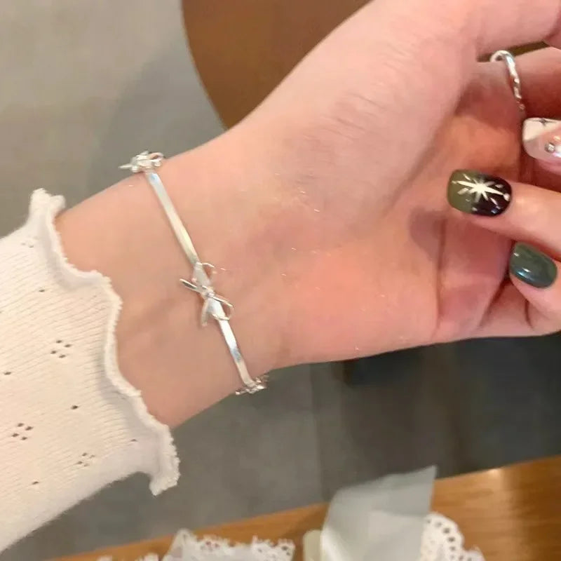 Bracelet with bow tie for women silver