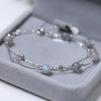 Armband mit Mondsteinperlen mit irisierenden Reflexen