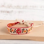 Handgefertigtes besticktes Boho-Brasilienarmband rot