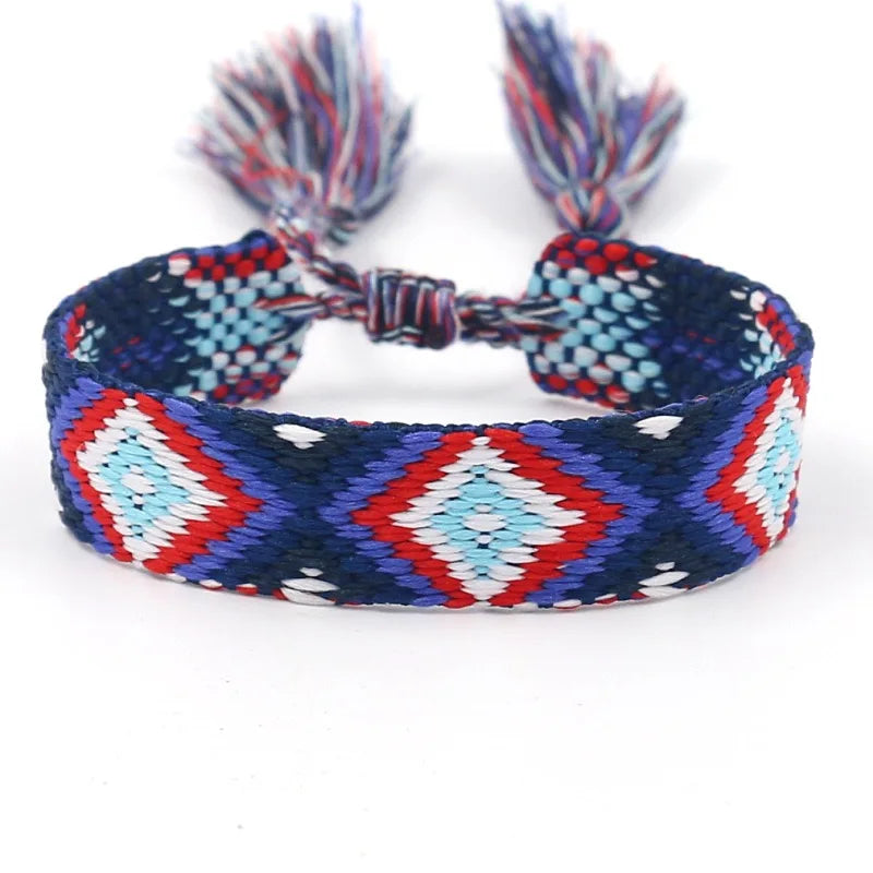 Breites brasilianisches Armband mit geometrischen Mustern blau
