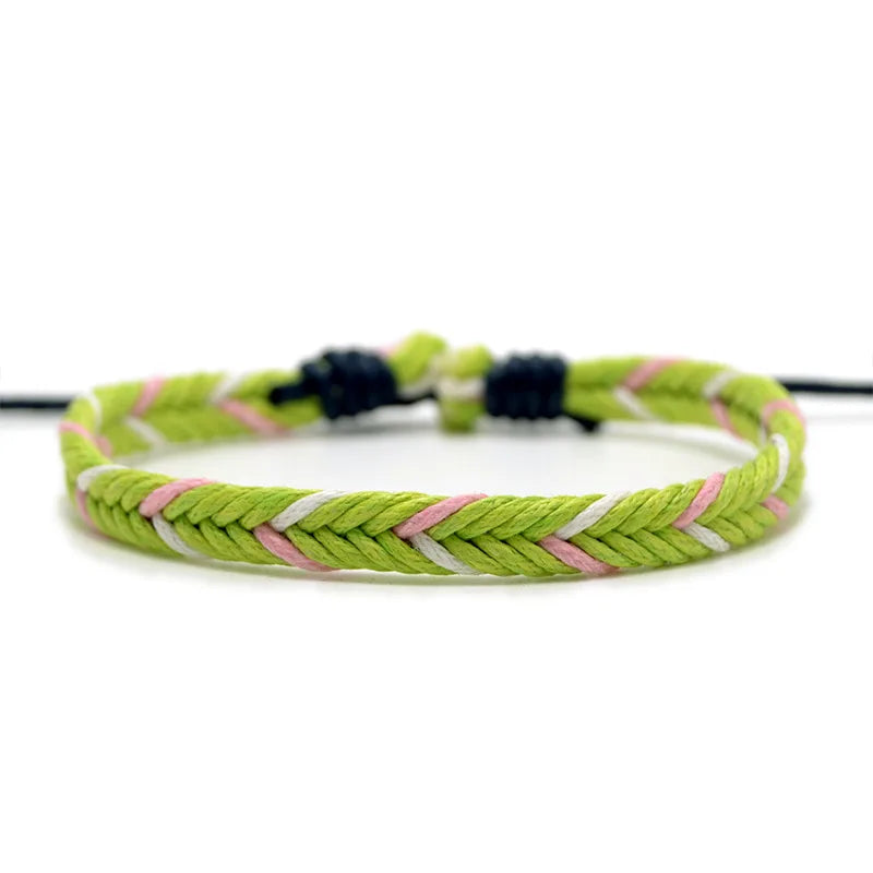 Bracciale brasiliano minimalista in filo di cotone verde chiaro