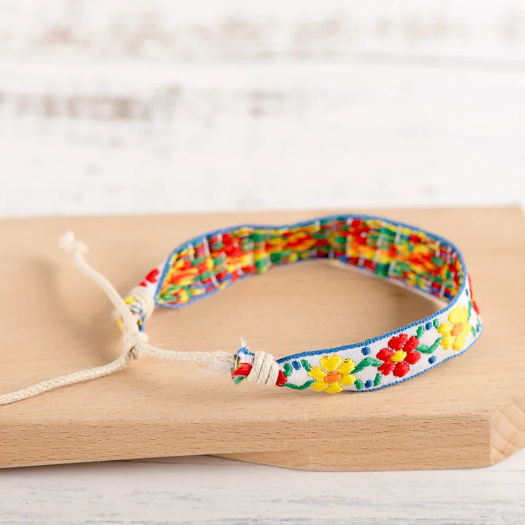 Brasilianisches Armband im Sommerstil gelb