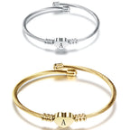 Szív alakú karkötő kezdőbetűvel 