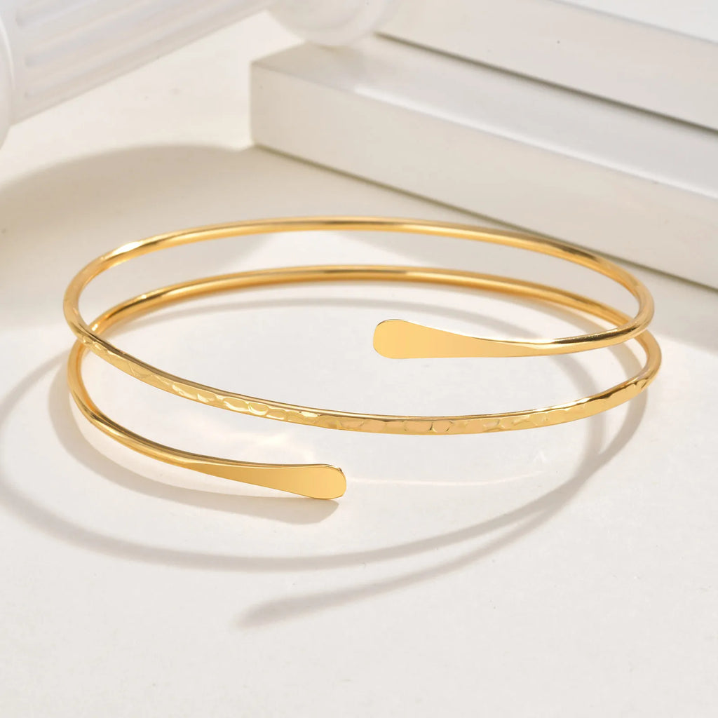 Oberarmband für Damen - feine goldene Bizepskette