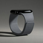 Bracelet de remplacement pour Apple Watch en silicone magnétique gris
