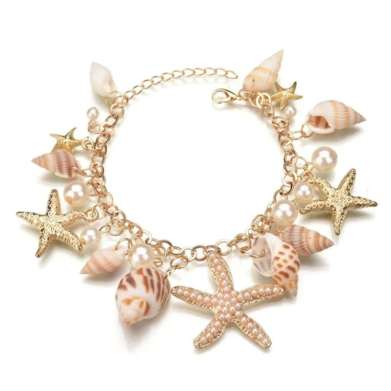 Elegantes Armband mit goldenen Muscheln