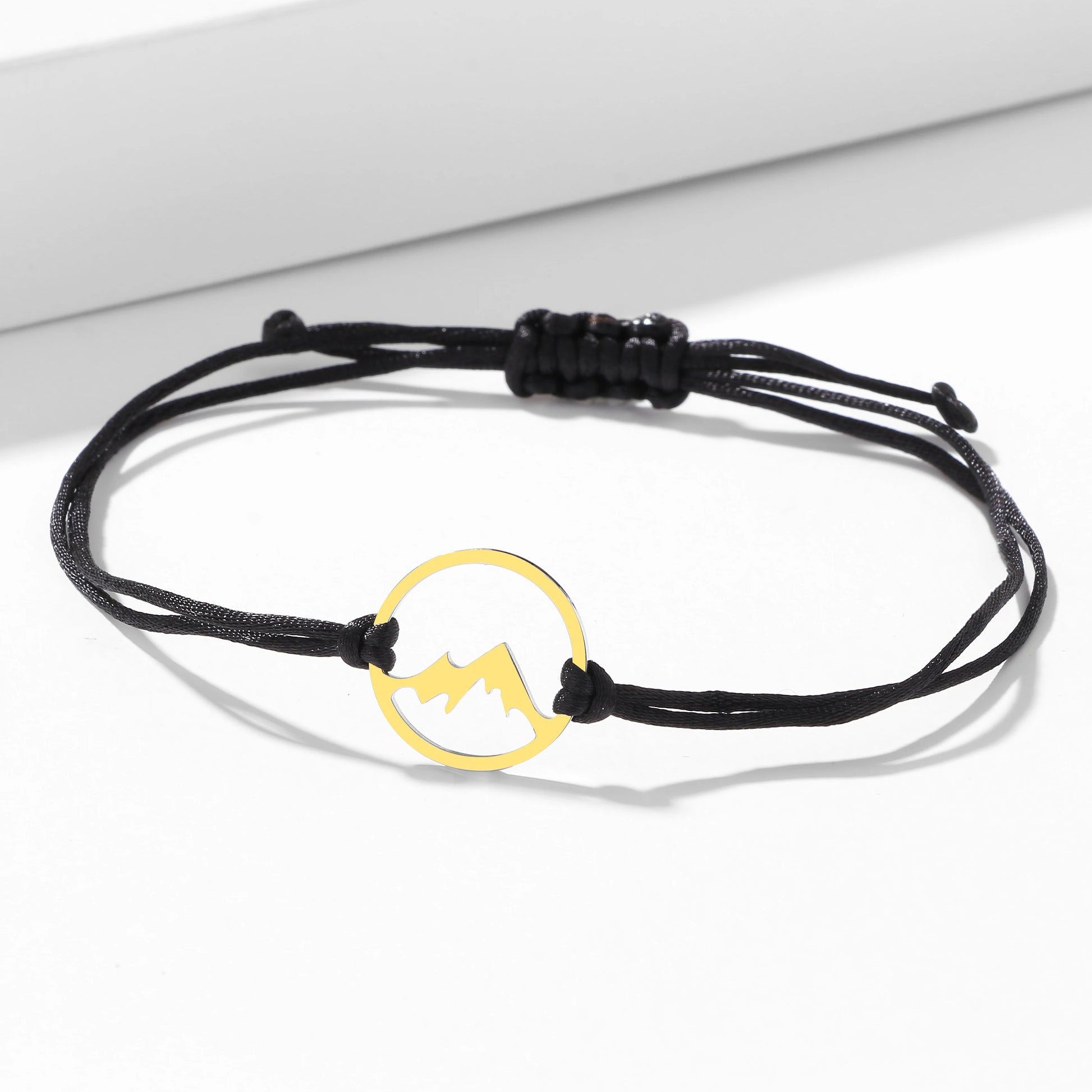 Bracelet en Corde avec Pendentif Rond Montagne