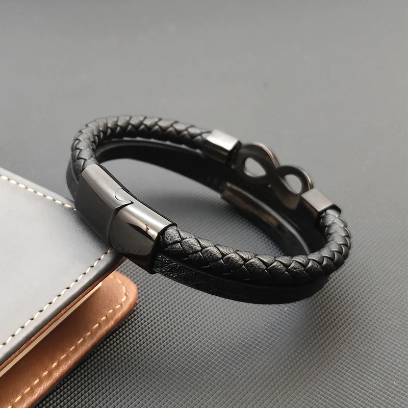 Bracelet en cuir tressé multi-rangs et symbole infini