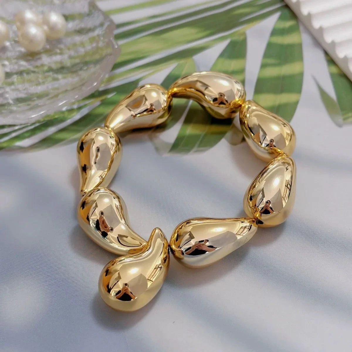 Elastinga apyrankė su vandens lašo pakabuku