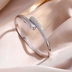 Naiste Tsirkooniga Veetilk Käevõru hõbedane