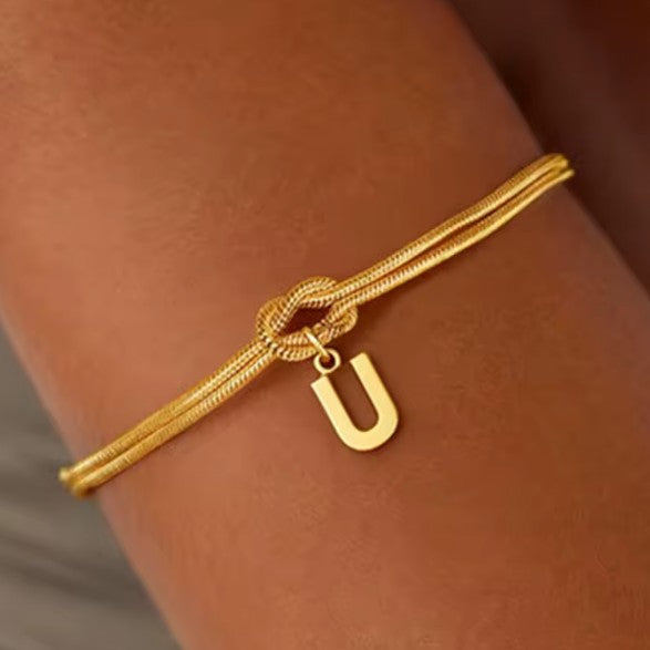 Kezdőbetűs és csomós karkötő - betű 