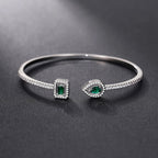 Pulseira aberta pavé de strass e pedra de cristal em forma de gota de água prateado e verde