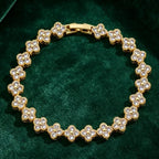 Mehrfach-Kleeblatt-Armband mit farbigen Kristallen in Gold